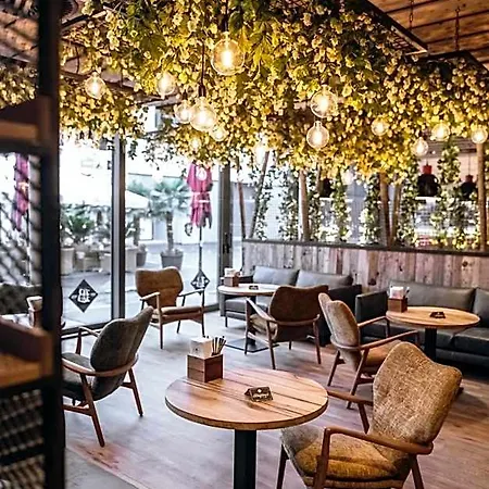 Hotel Amia